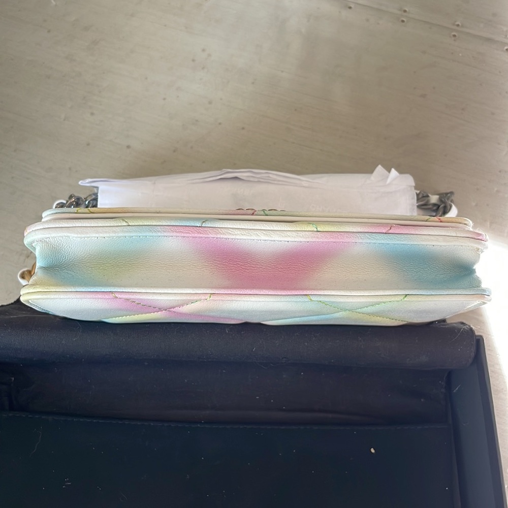 Chanel 22p rare wallet on chain crossbody bag multi color pastel white pink - Picture 6 of 11